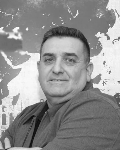 Alejandro J. Gallo, abogado de sucesiones, en el estudio de Villa Urquiza